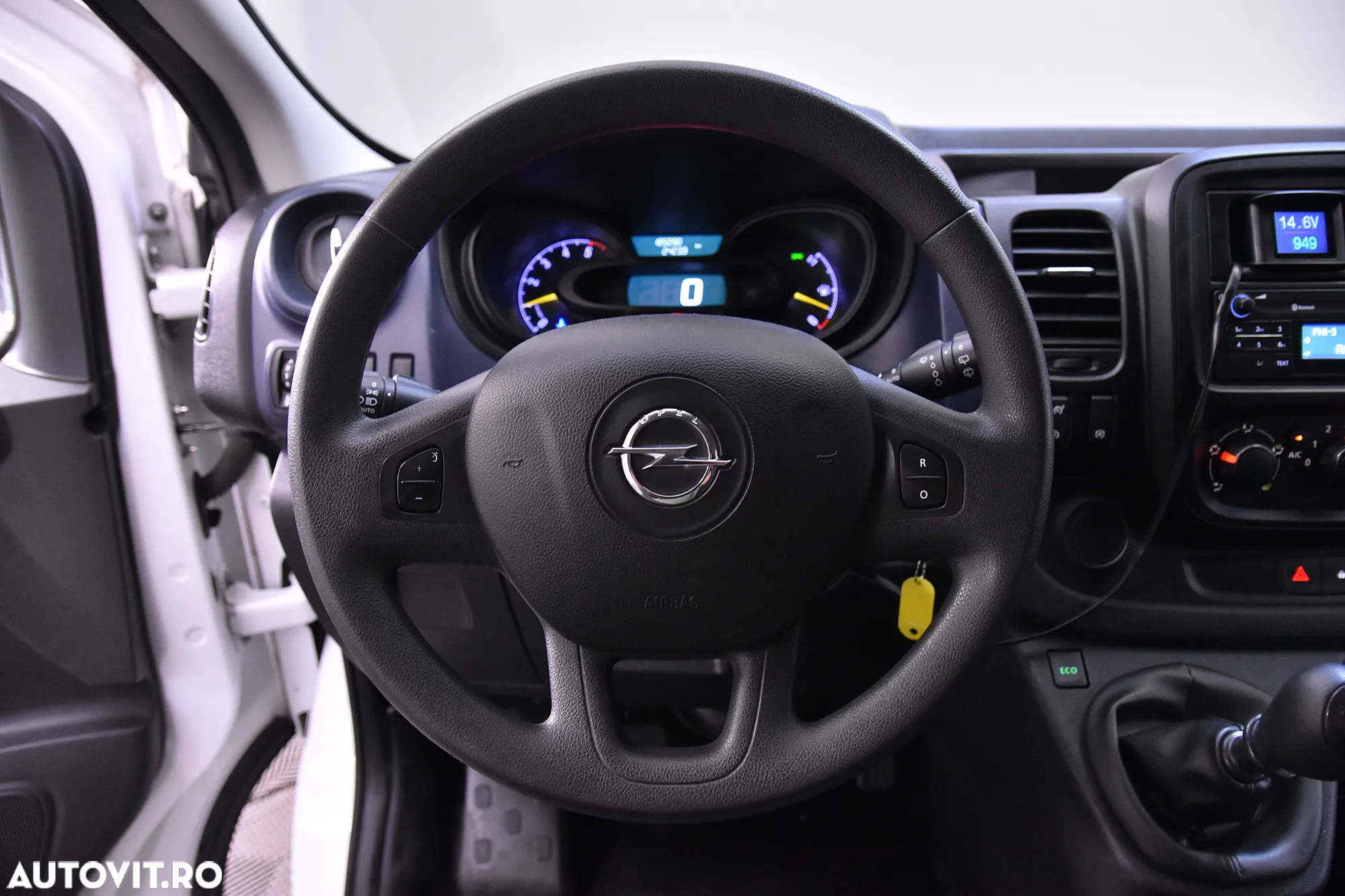 Opel Vivaro - 16