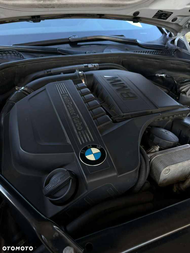 BMW Seria 5 535i xDrive Sport-Aut - 27