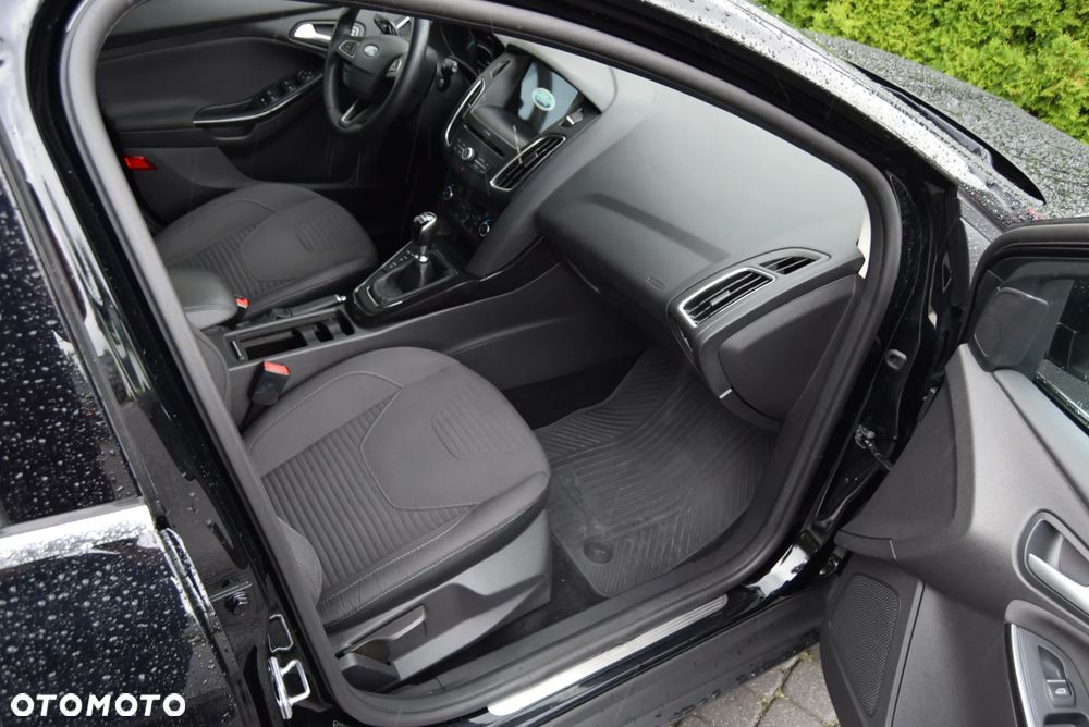 Ford Focus 1.0 EcoBoost Titanium Business - 8
