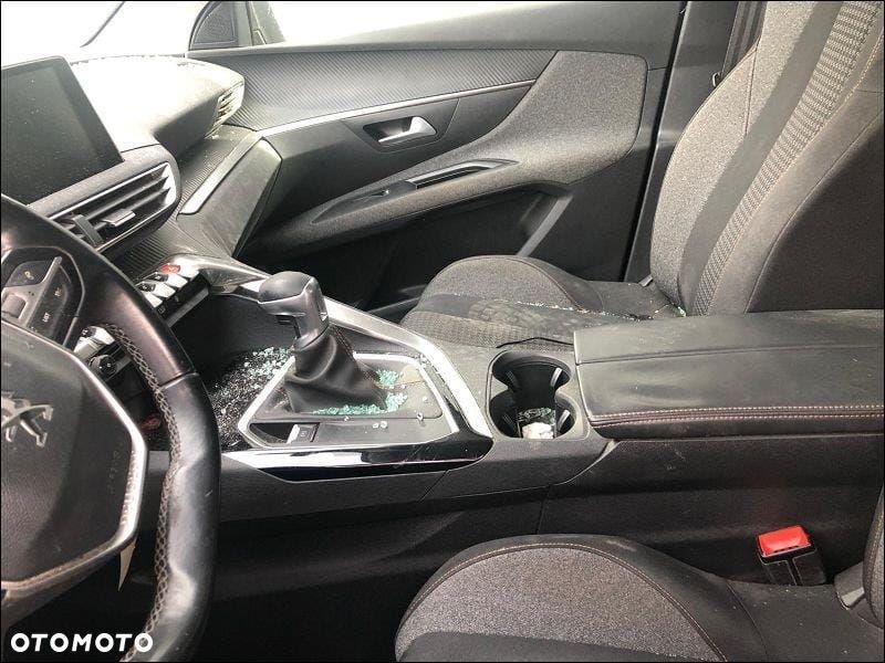 Peugeot 5008 - 5