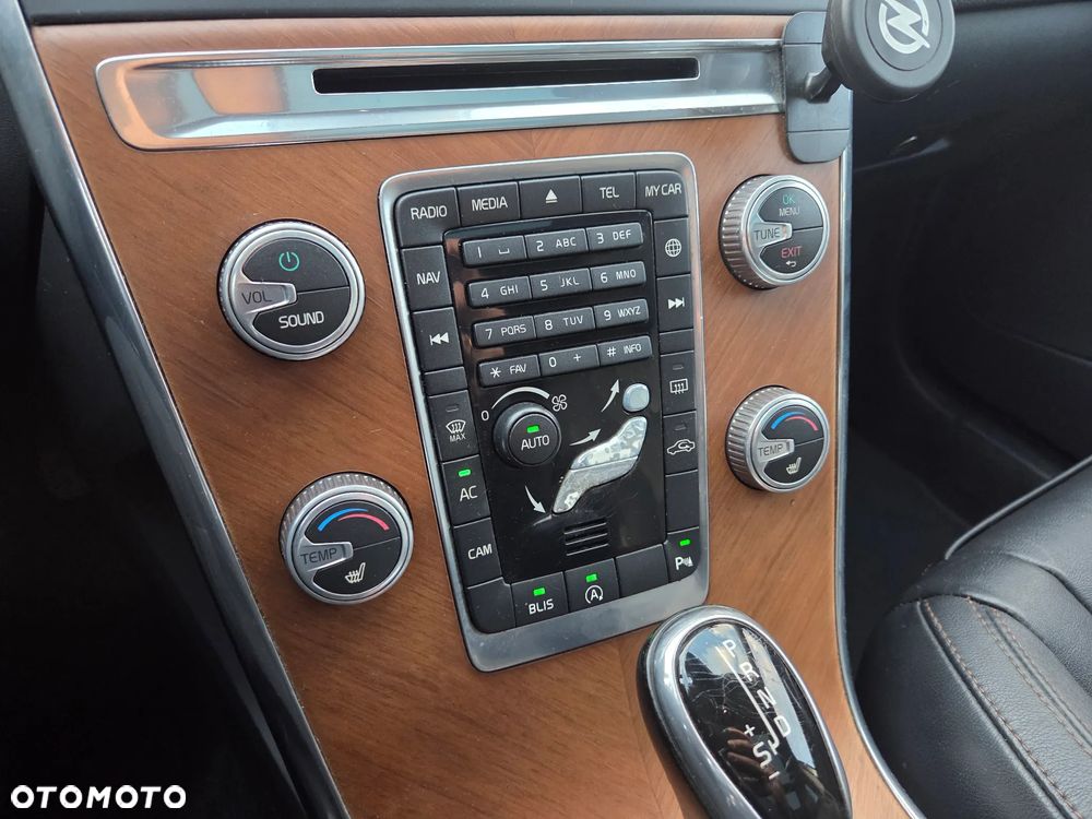 Volvo XC 60 T5 AWD Geartronic Momentum - 14
