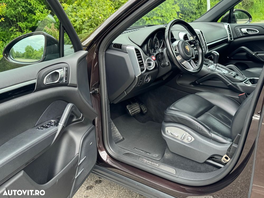 Porsche Cayenne 3.0 L - 10