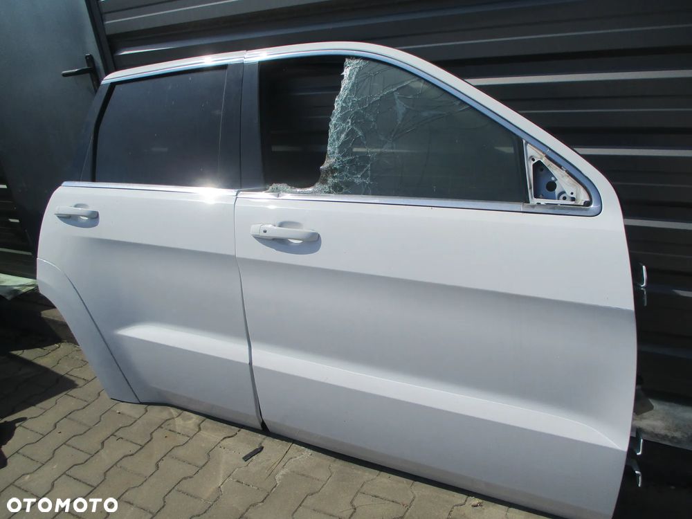 JEEP GRAND CHEROKEE WK2 IV SRT 2014-DRZWI PRAWE PRZEDNIE PRZÓD BIAŁE PW7 - 2