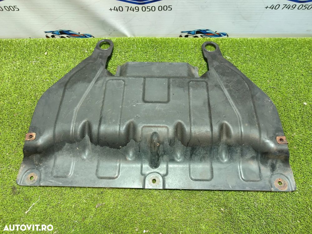 SCUT CUTIE DE VITEZE BMW SERIA 4 M-PACHET 420D F32 / F33 / F36 2.0 DIESEL 2013 COD OEM 6850067 / 51164310 / COUPE 2013-2021 - 1