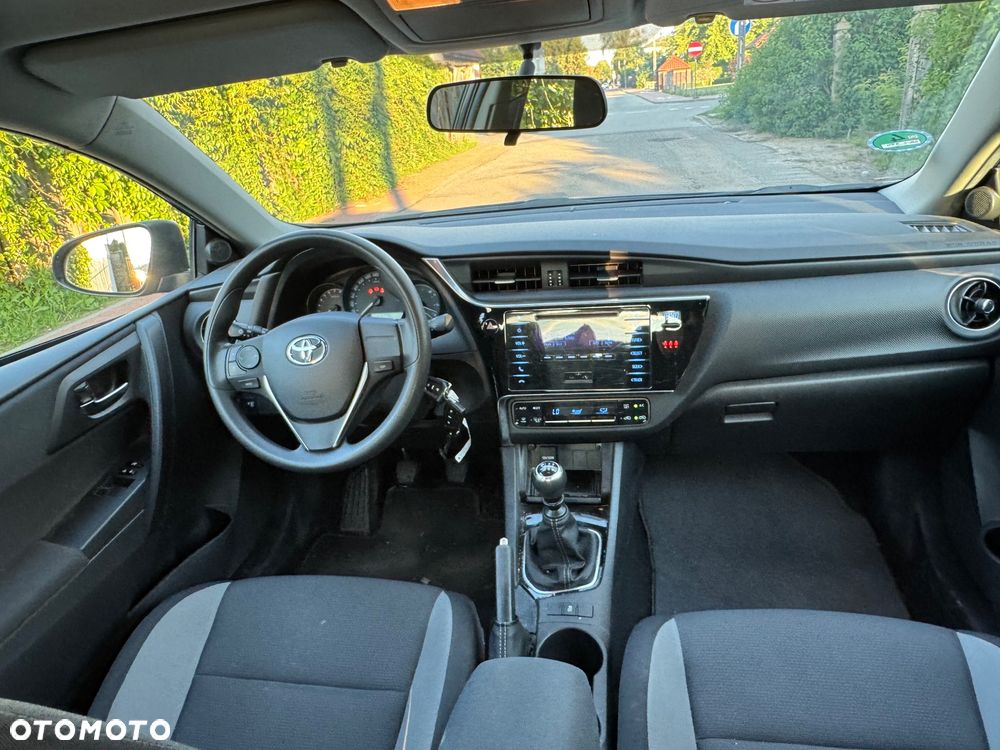 Toyota Auris 1.33 Dual-VVT-i Design Edition - 16