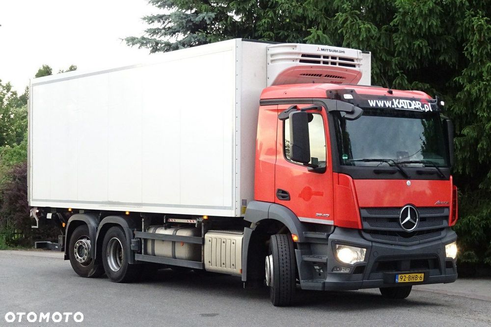 Mercedes-Benz Antos 2840 sypialna euro 6 kontener chłodnia 18 palet 3 osie - 24