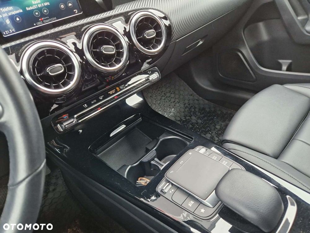 Mercedes-Benz Klasa A 180 Style 7G-DCT - 18