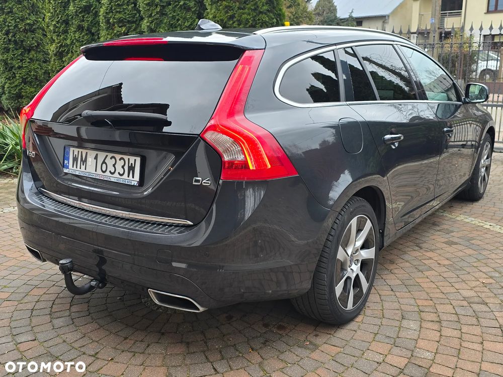 Volvo V60 D6 AWD Plug-in Hybrid Summum - 22