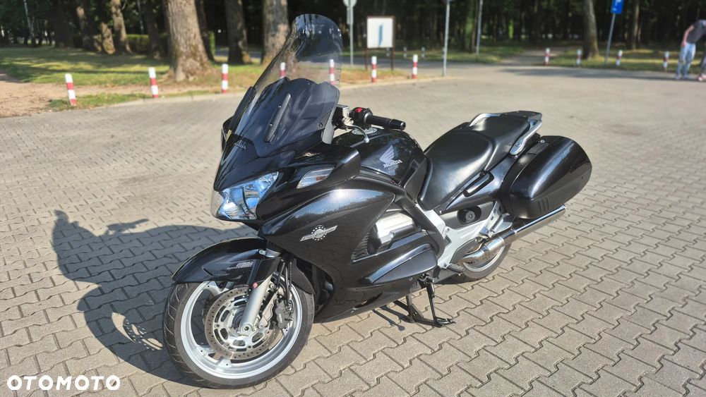Honda ST - 1