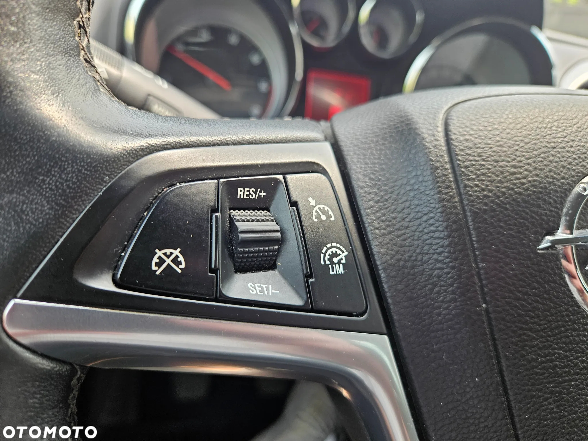 Opel Astra IV 1.6 CDTI Cosmo - 12