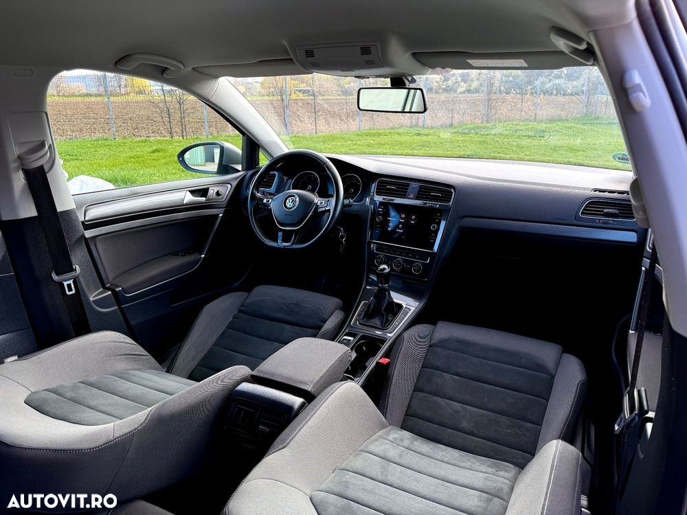 Volkswagen Golf 1.6 TDI Highline - 9