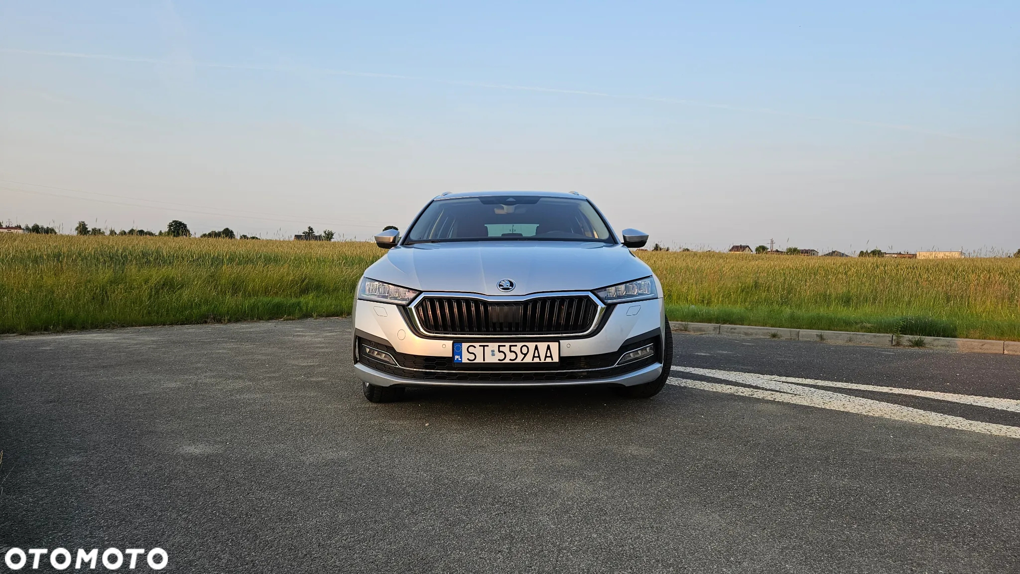 Skoda Octavia Combi 2.0 TDI DSG Edition - 2