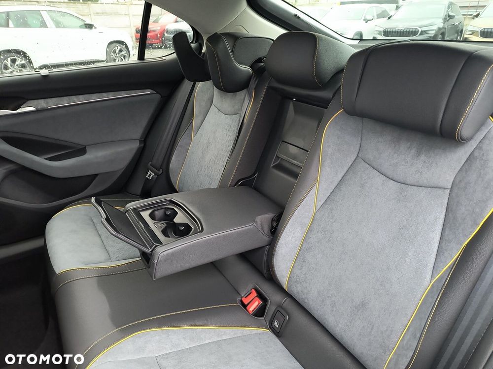 Skoda Superb 2.0 TSI Selection DSG - 15