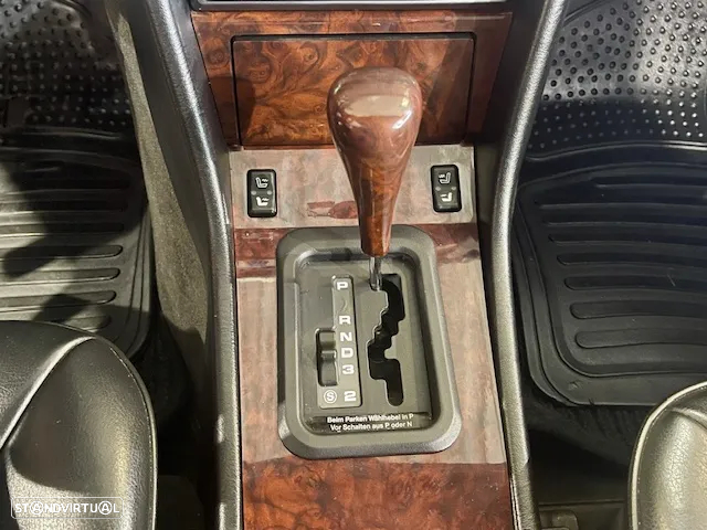 Mercedes-Benz 300 - 6