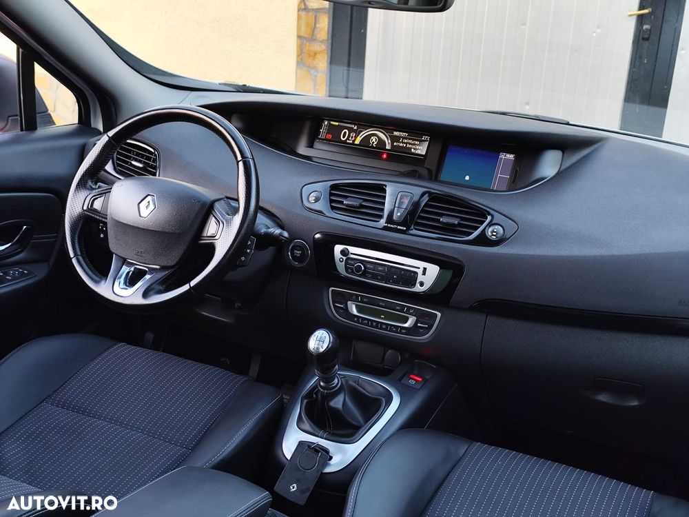 Renault Grand Scenic - 11