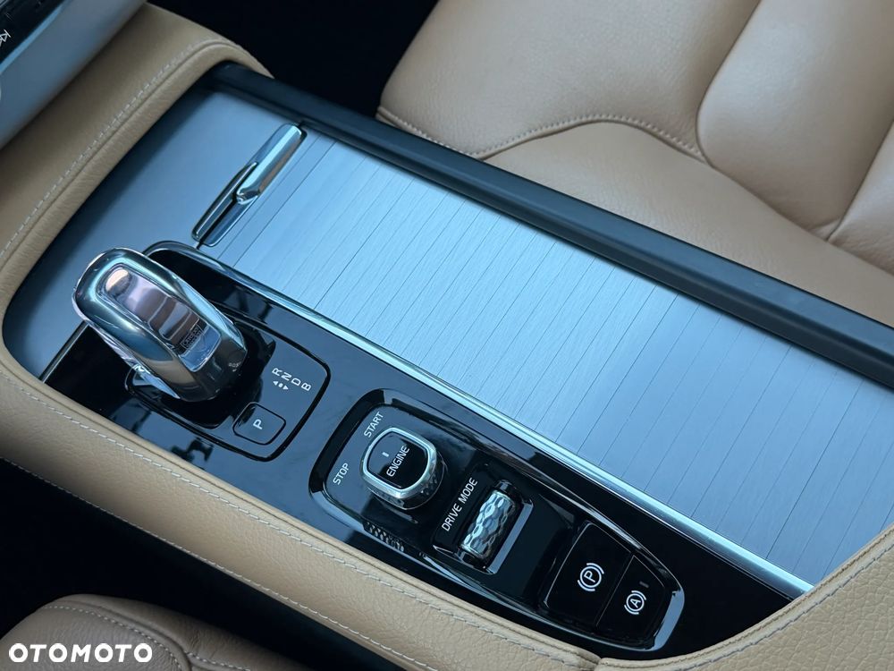 Volvo XC 90 - 16