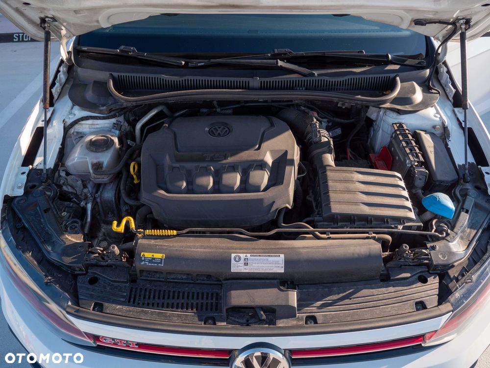 Volkswagen Polo - 8