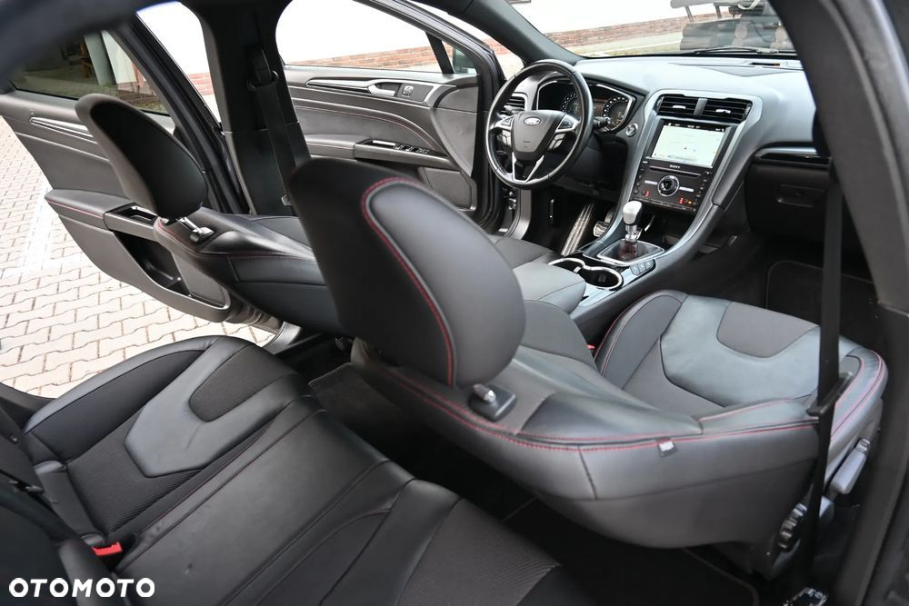 Ford Mondeo 1.5 EcoBoost ST-Line X - 37