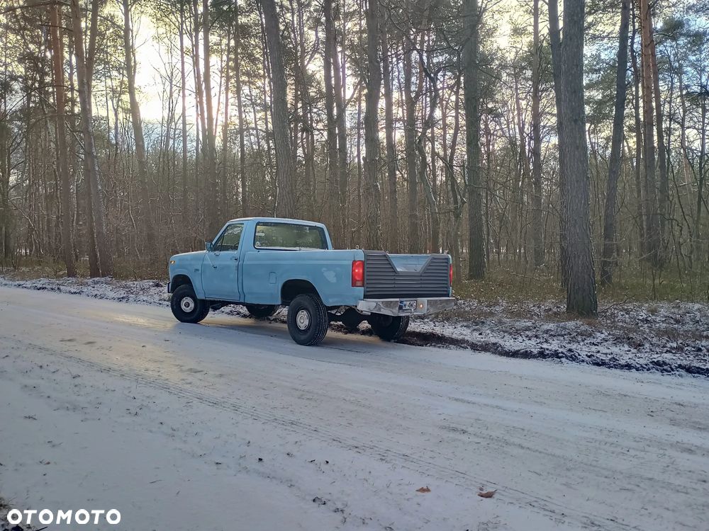 Ford F150 - 4