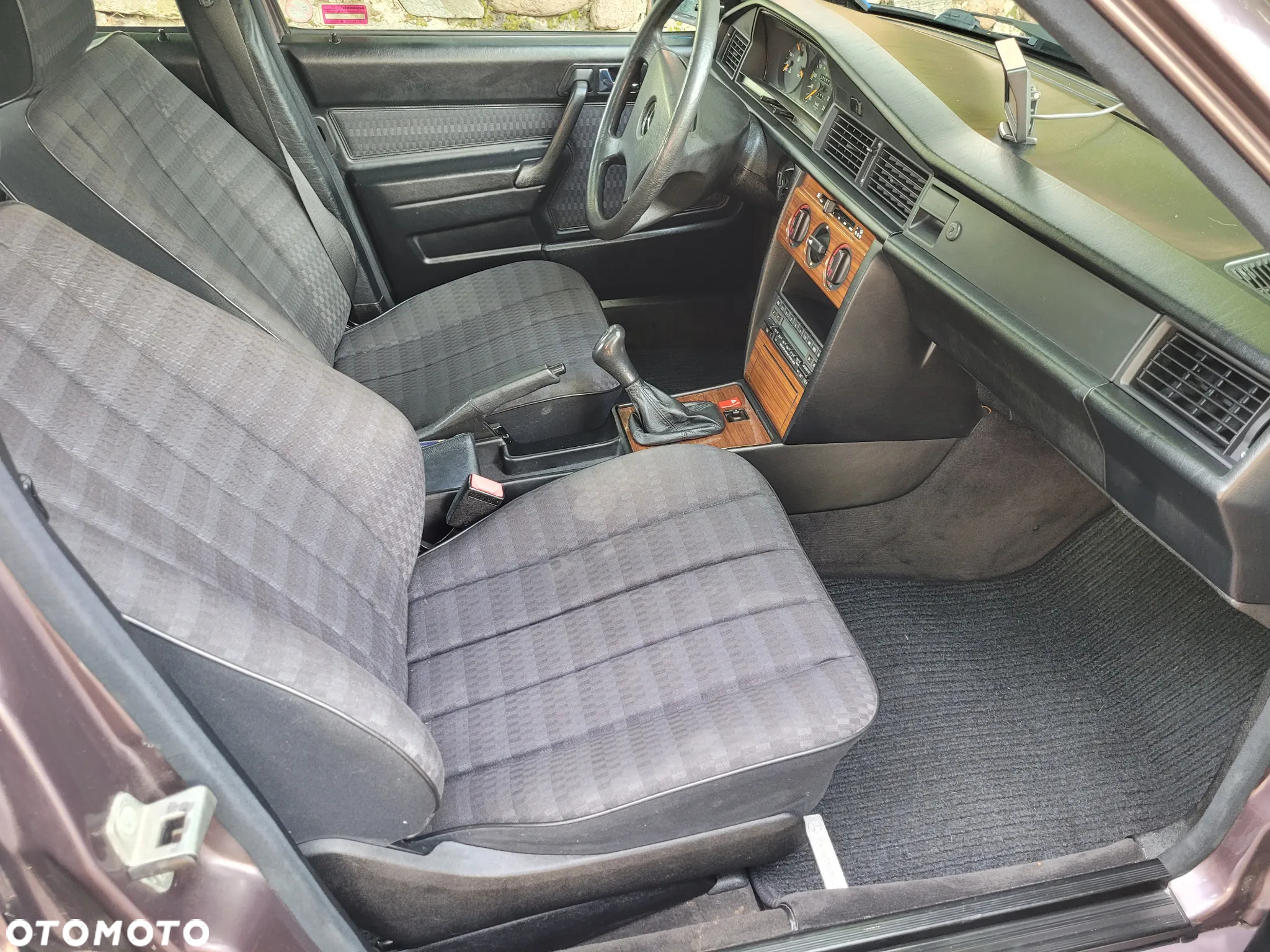 Mercedes-Benz W201 (190) - 19