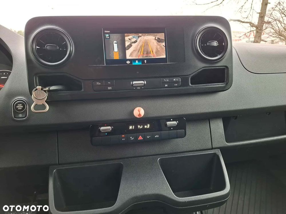 Mercedes-Benz SPRINTER - 12