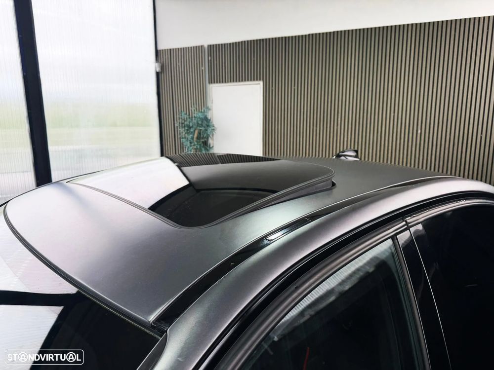 BMW 320 d xDrive Sport Line - 12