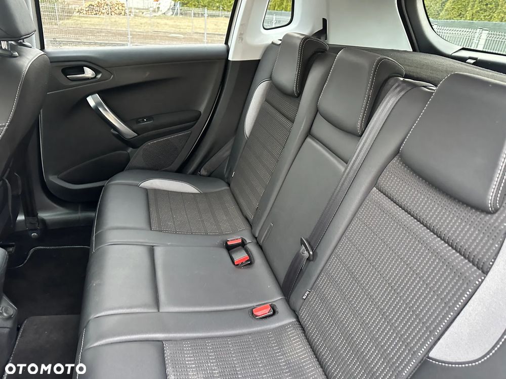 Peugeot 2008 PureTech 110 GPF EAT6 Black Edition - 19