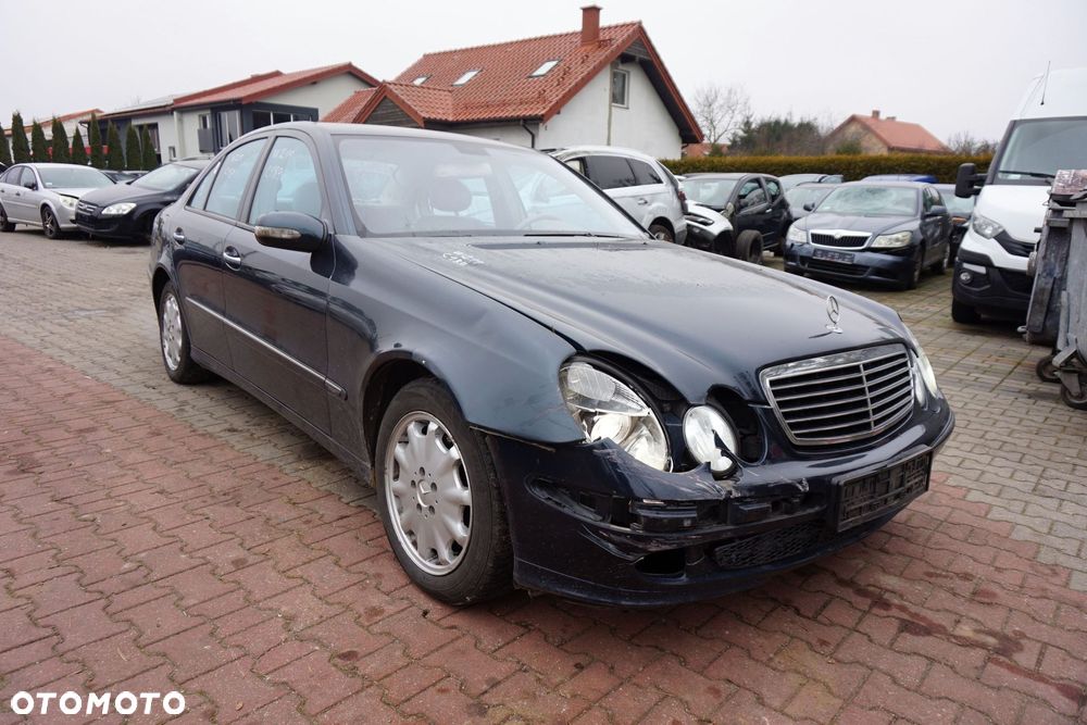 MERCEDES E-KLASA W211 SEDAN 2003 189 2.7 CDI OM647961 177KM 722640  ZIELONY na części - 7