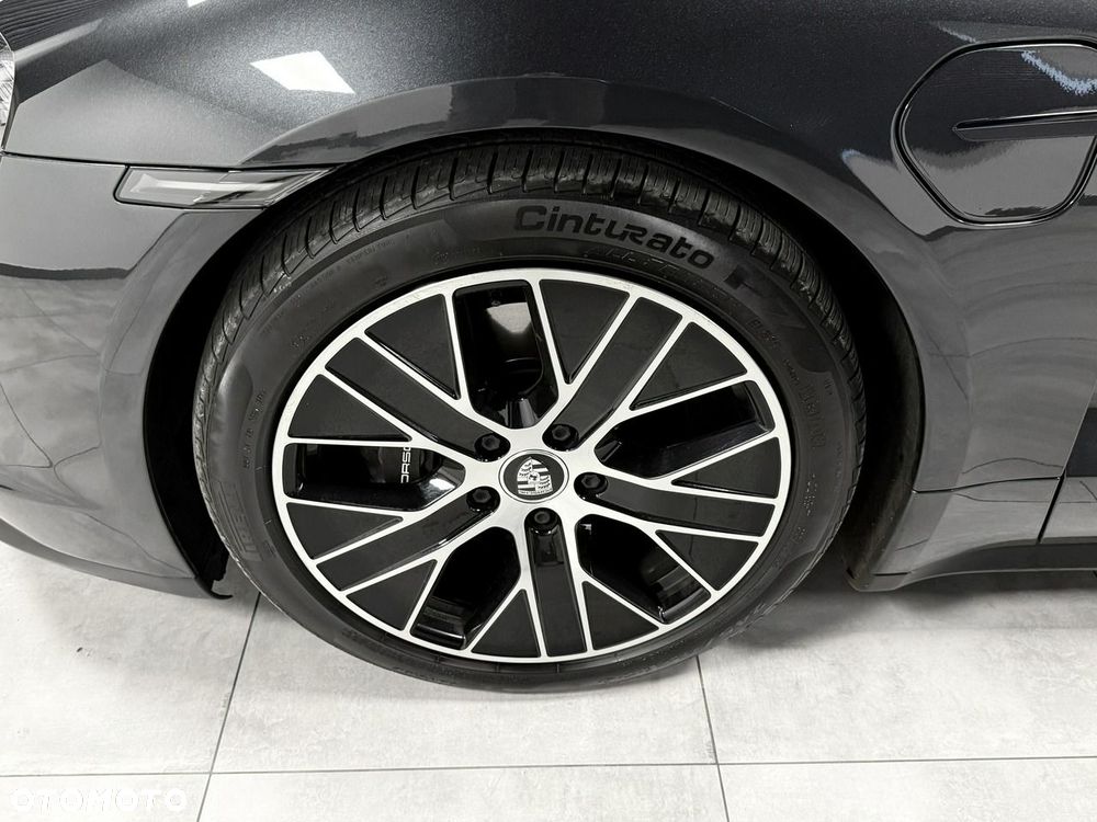 Porsche Taycan Performance Plus - 8