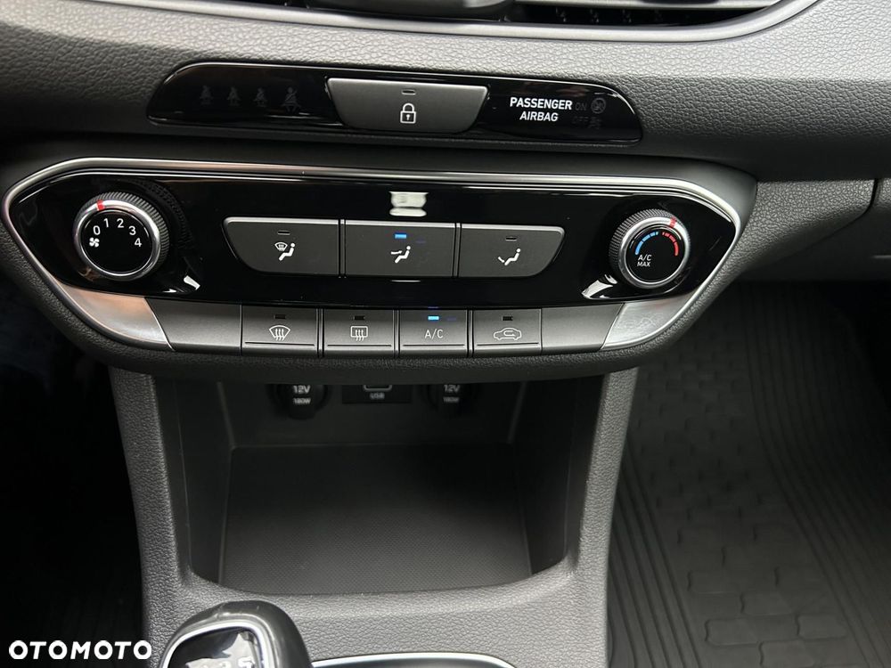 Hyundai i30 - 25