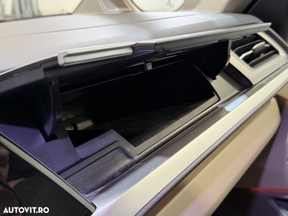 Volkswagen Multivan L 2.0 TDI DSG 110KW Style - 33