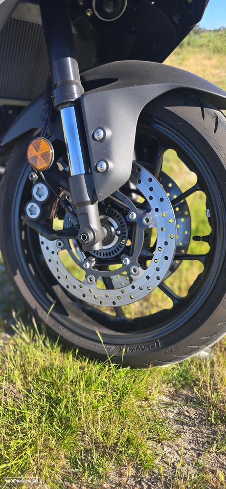 Yamaha R - 3