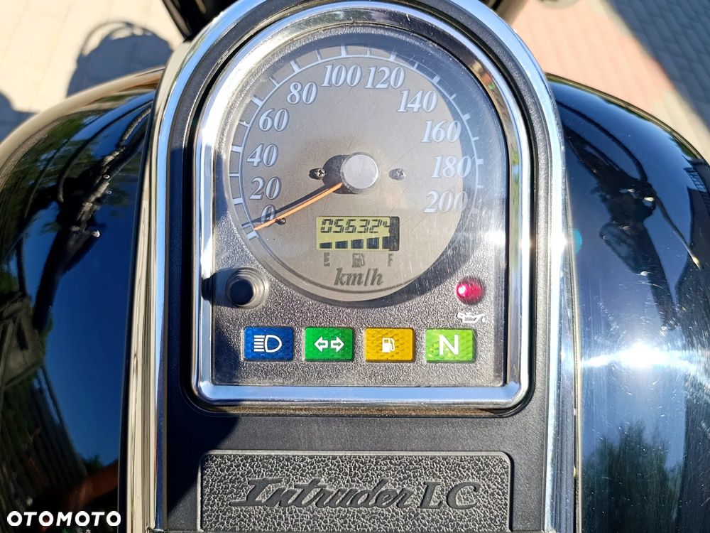 Suzuki Intruder - 9