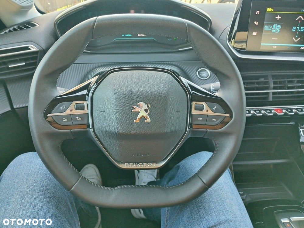 Peugeot 208 - 22