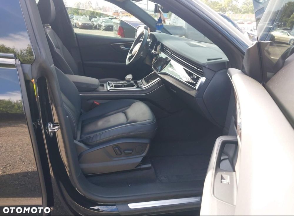 Audi Q8 - 9