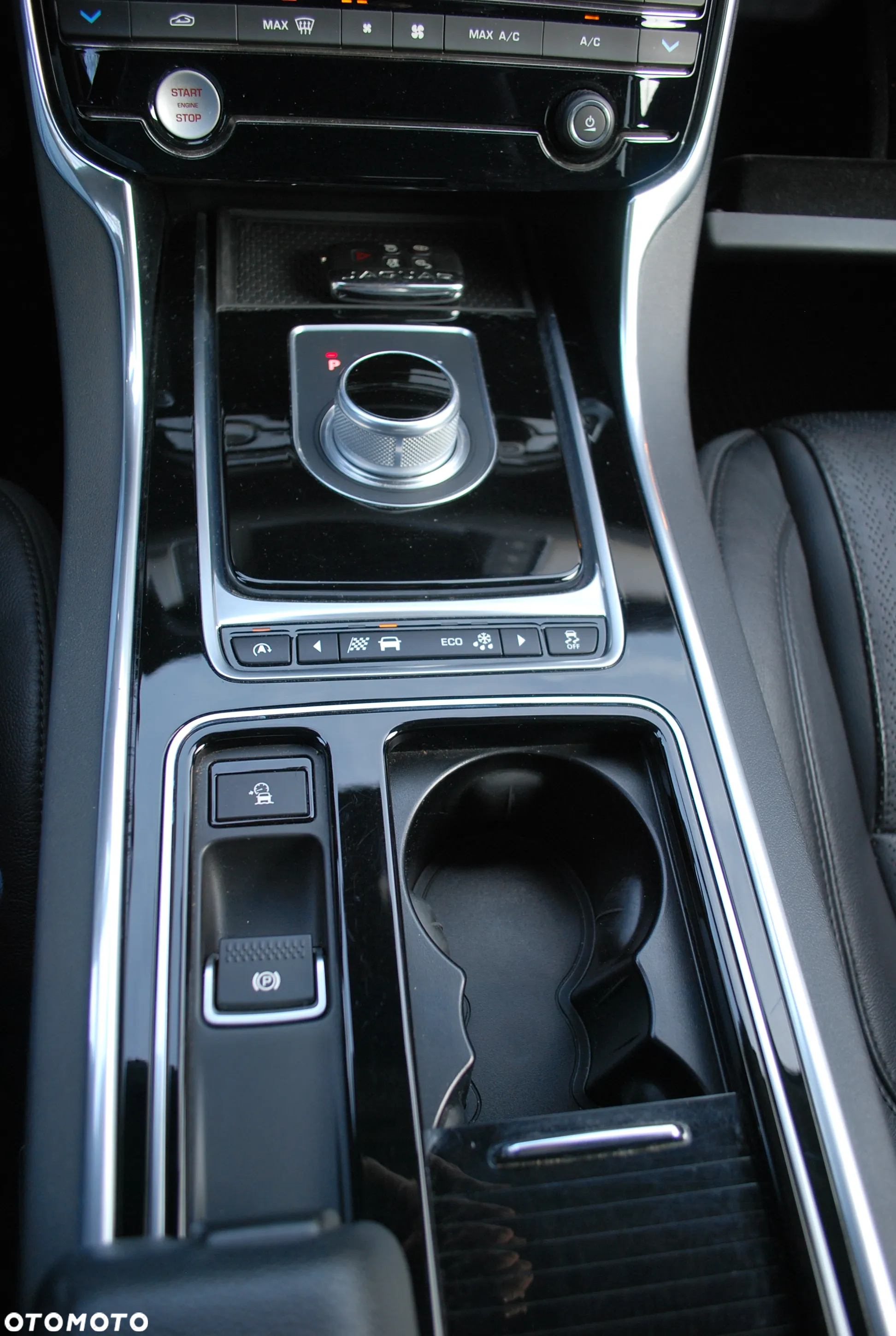 Jaguar XF - 14