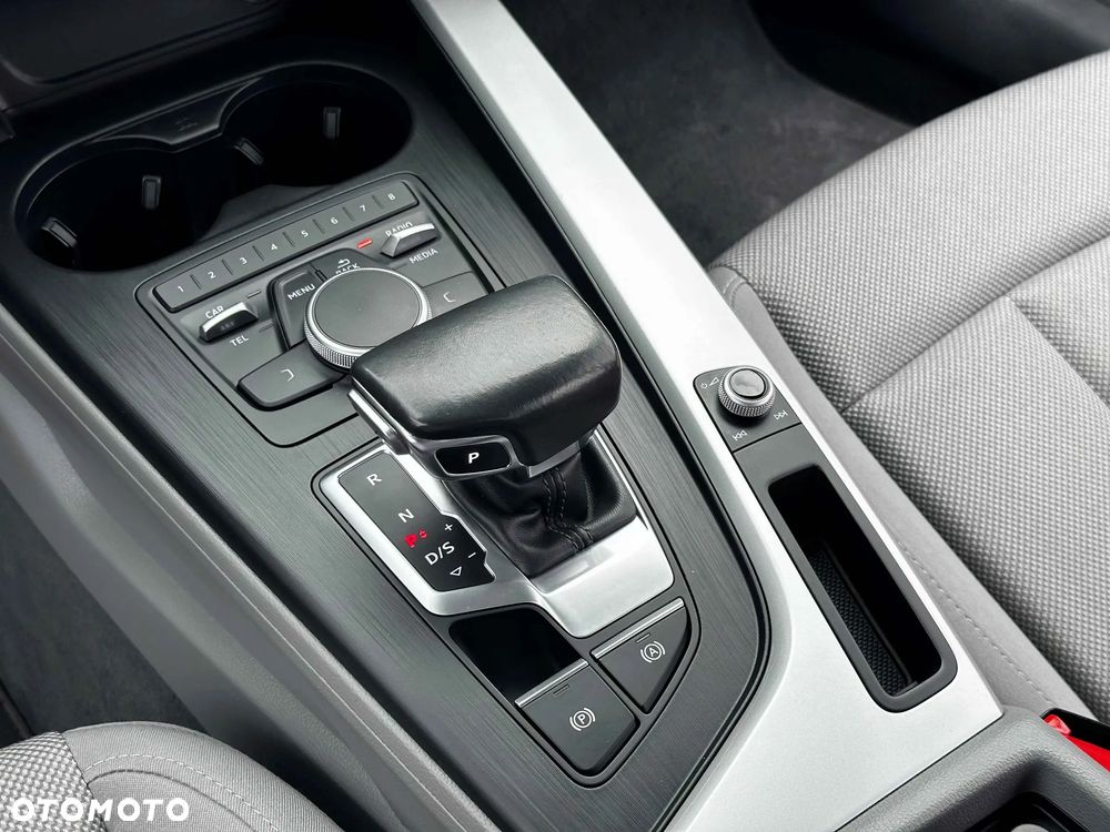 Audi A4 Limousine - 31