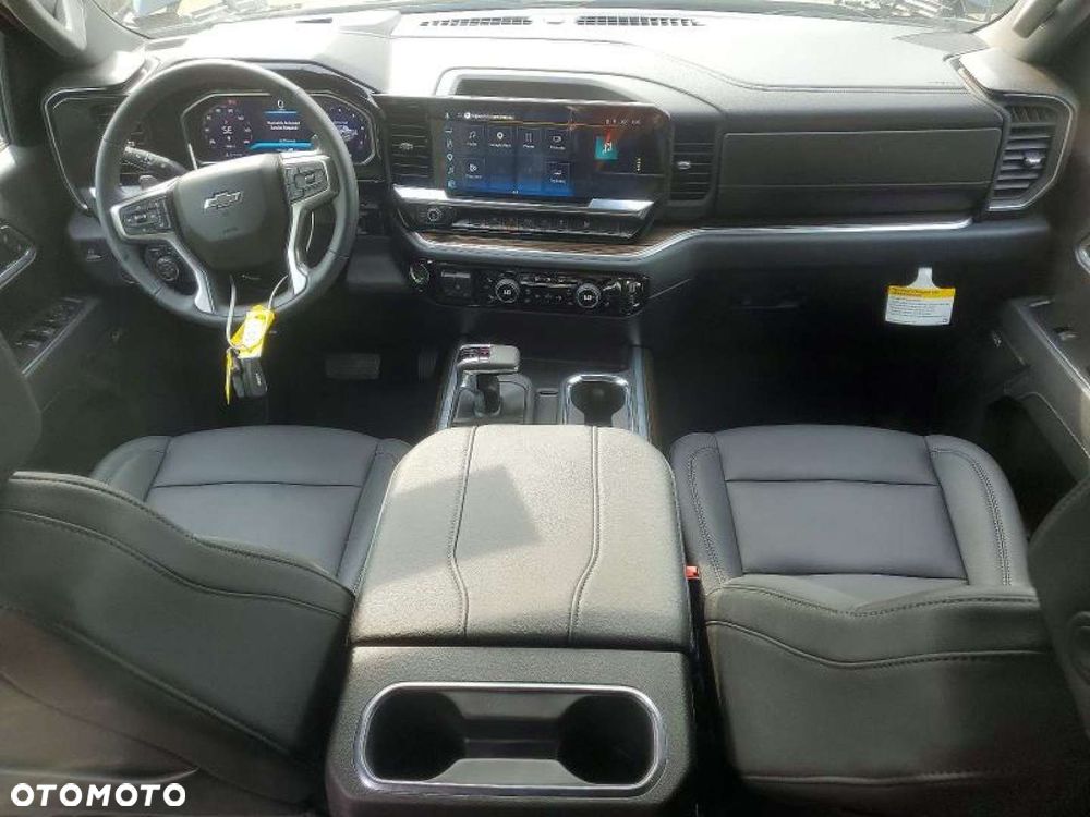 Chevrolet Silverado - 9