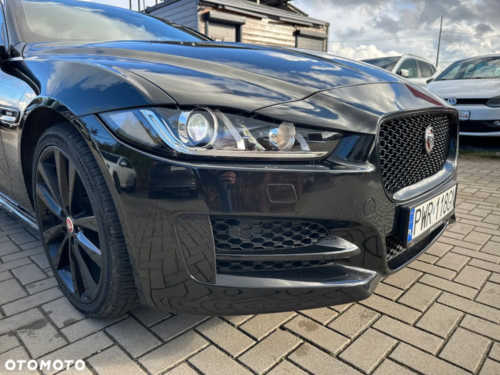 Jaguar XE - 37