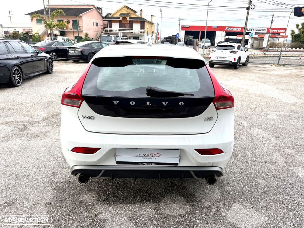 Volvo V40 D2 R Design - 8