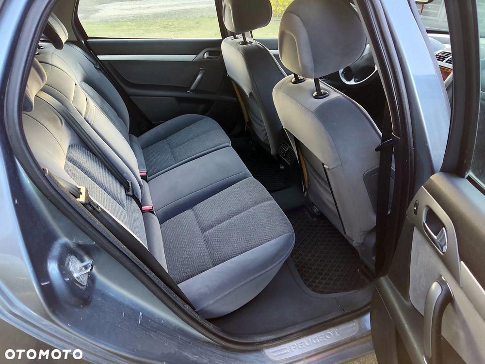 Peugeot 407 - 13