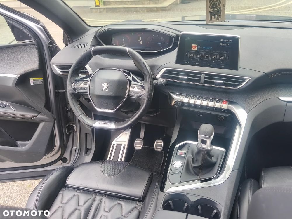 Peugeot 5008 HDI 115 Allure - 21
