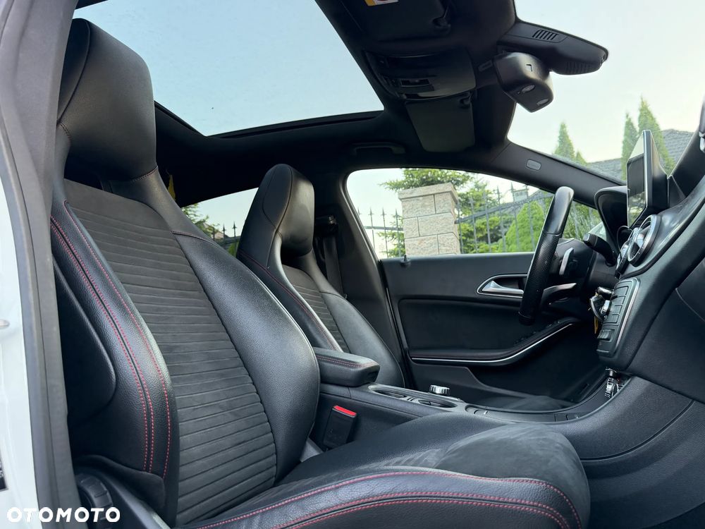 Mercedes-Benz CLA 200 d 4Matic 7G-DCT AMG Line - 4