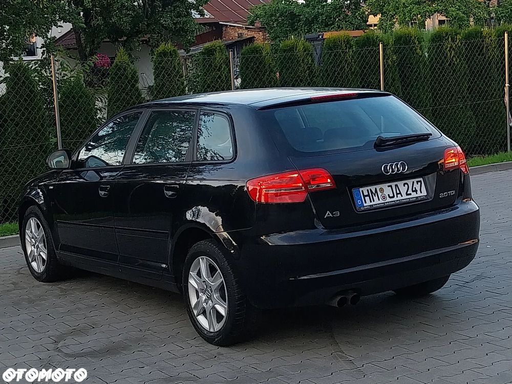 Audi A3 Sportback 2.0 TDI DPF S tronic S line Sportpaket - 4