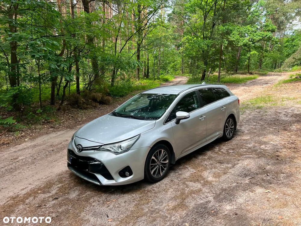 Toyota Avensis 2.0 D-4D Premium - 22