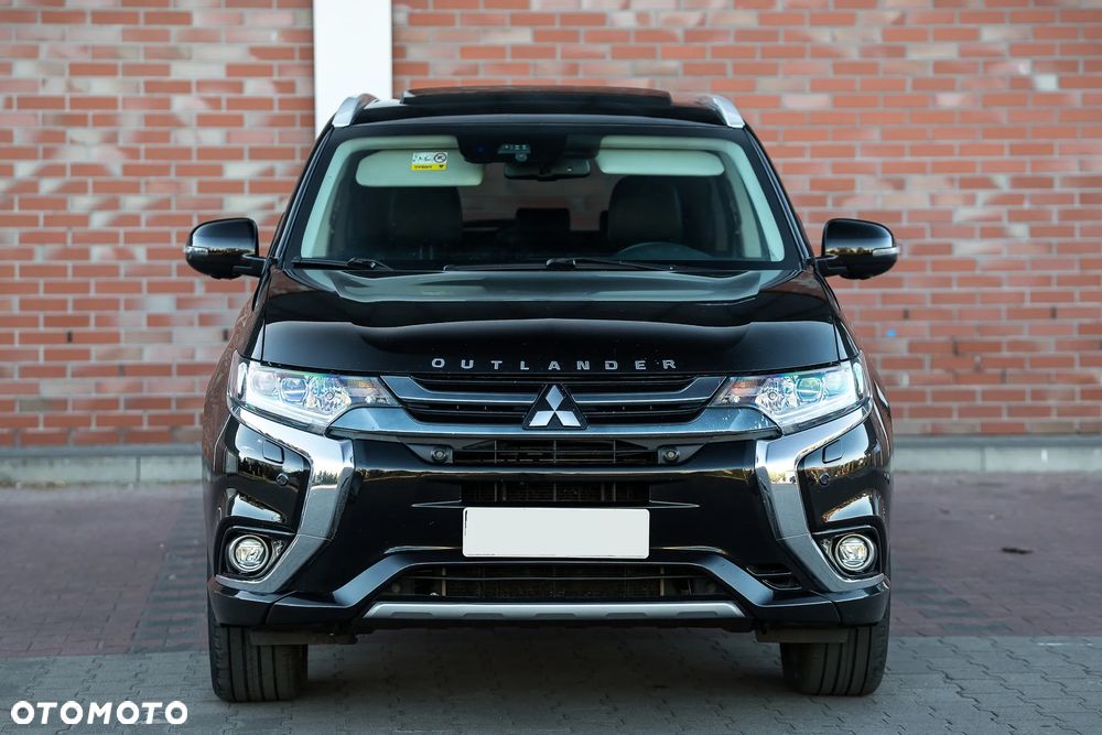 Mitsubishi Outlander Instyle NAVI + - 1