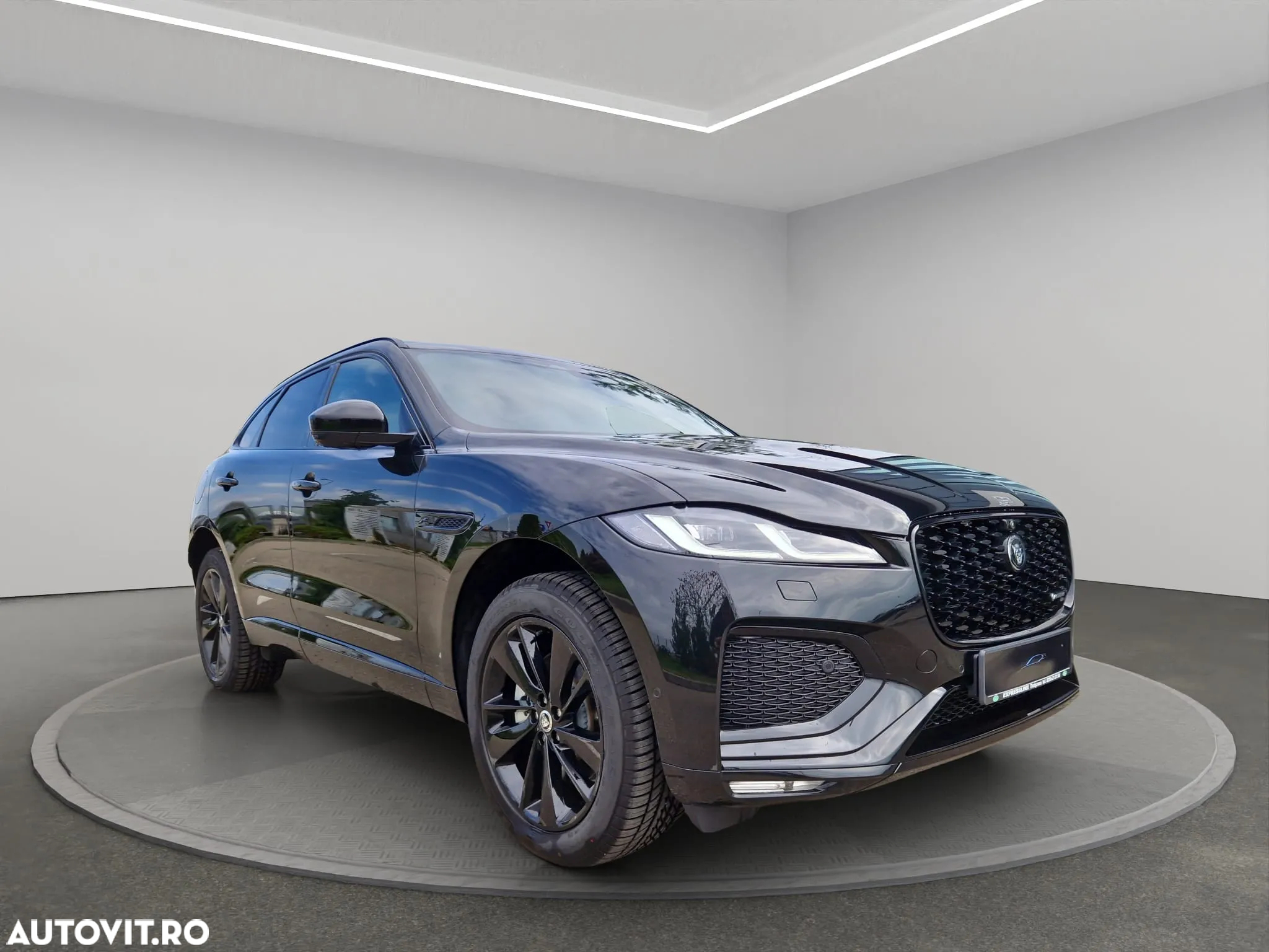 Jaguar F-Pace D200 AWD R-Dynamic SE - 8