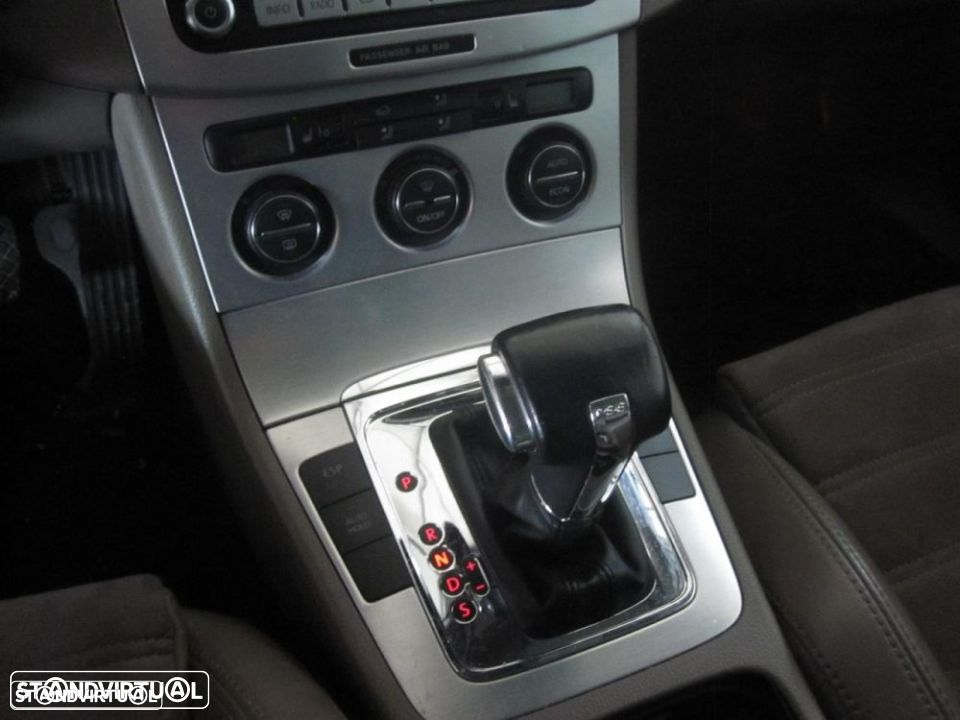 Interior VW Passat Variant 2.0 TDI 170CV DE 2006 - 7