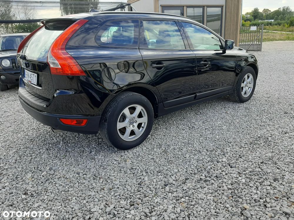 Volvo XC 60 D5 AWD Momentum - 4
