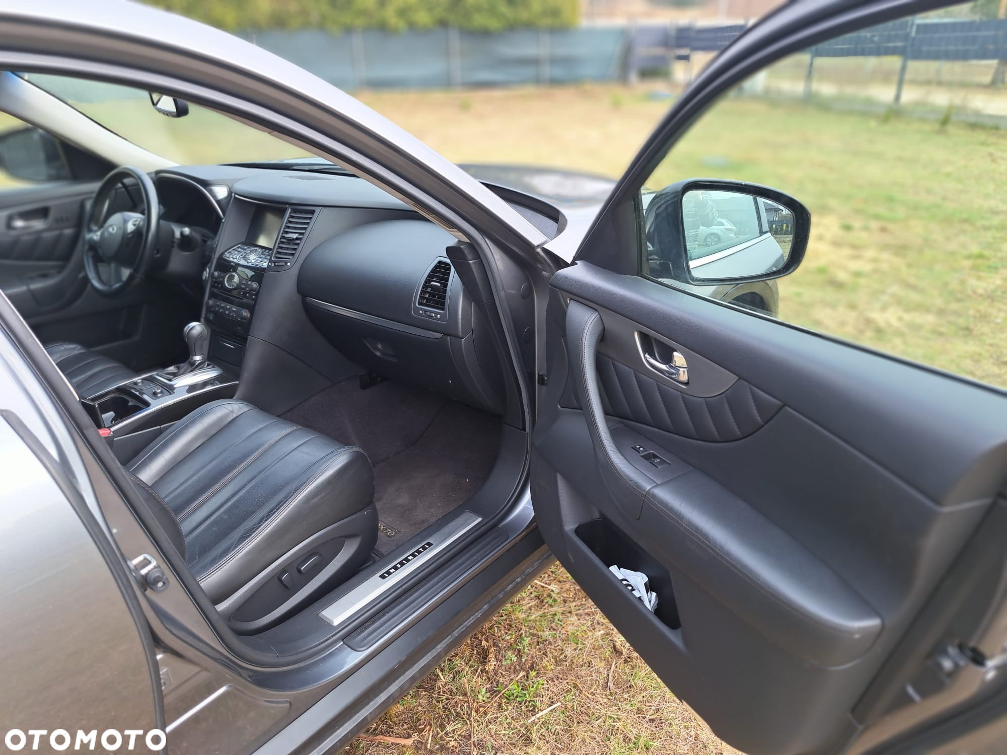 Infiniti QX70 3.7 AWD S - 6